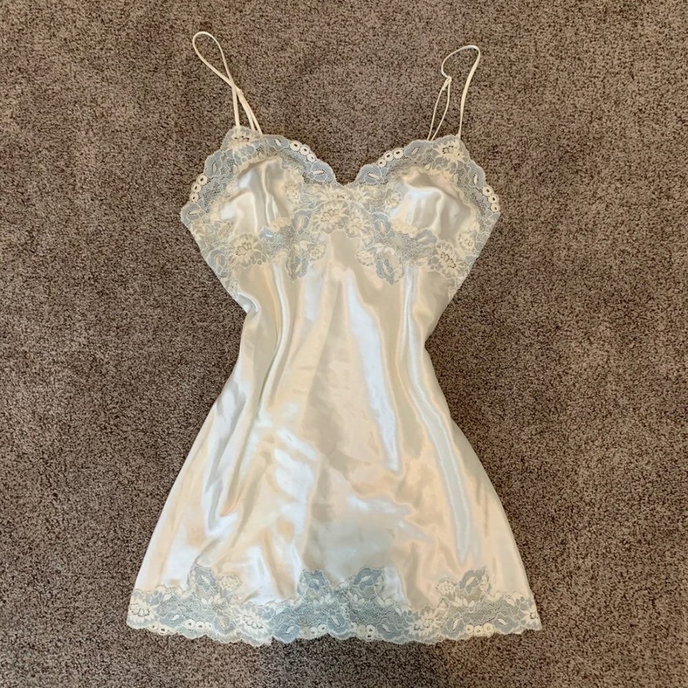 White Ivory Lace Vintage Victoria's Secret Slip